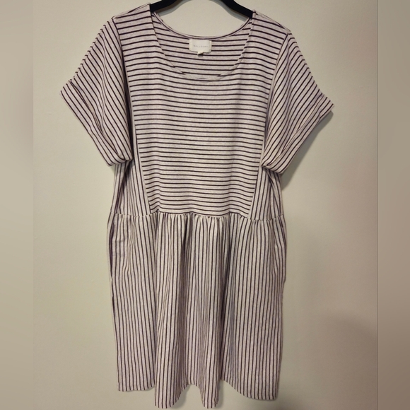 MELLODAY Dresses & Skirts - MELLODAY Nordstrom Large Short Sleeve Maroon And Cream Knit Dress W/ Pockets